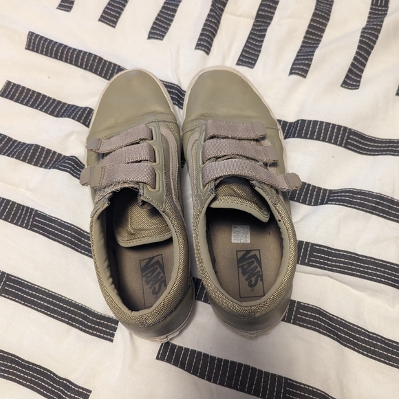 Vans tan leather & canvas Velcro sneakers size 10.5 - Picture 2 of 5